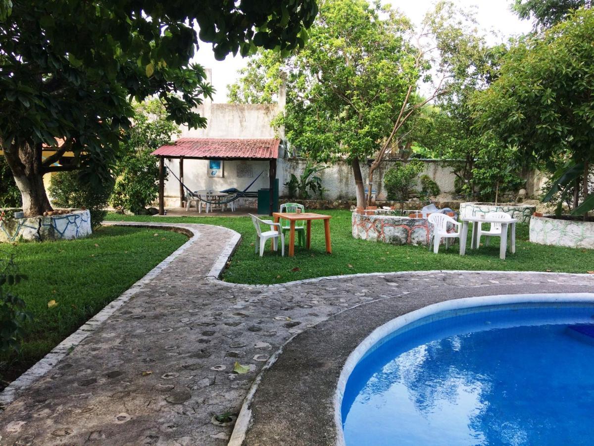 Amigos Hostel Cozumel Bagian luar foto