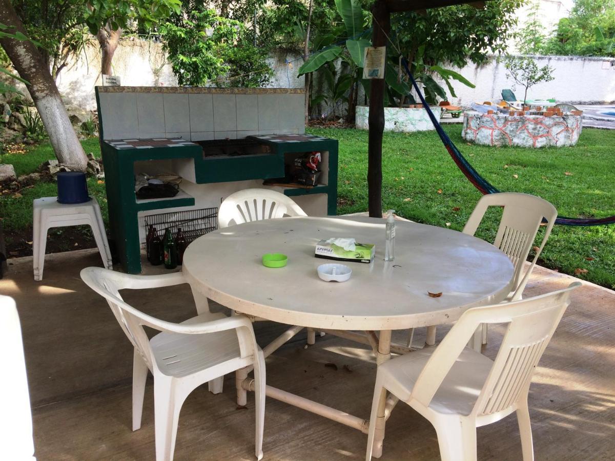 Amigos Hostel Cozumel Bagian luar foto