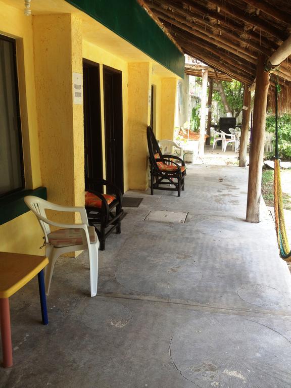 Amigos Hostel Cozumel Bagian luar foto