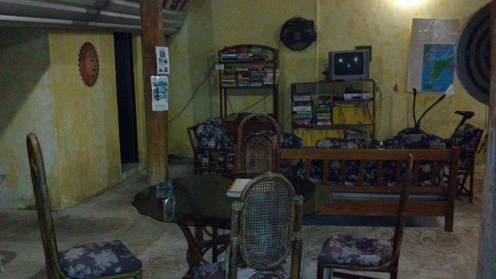 Amigos Hostel Cozumel Bagian luar foto