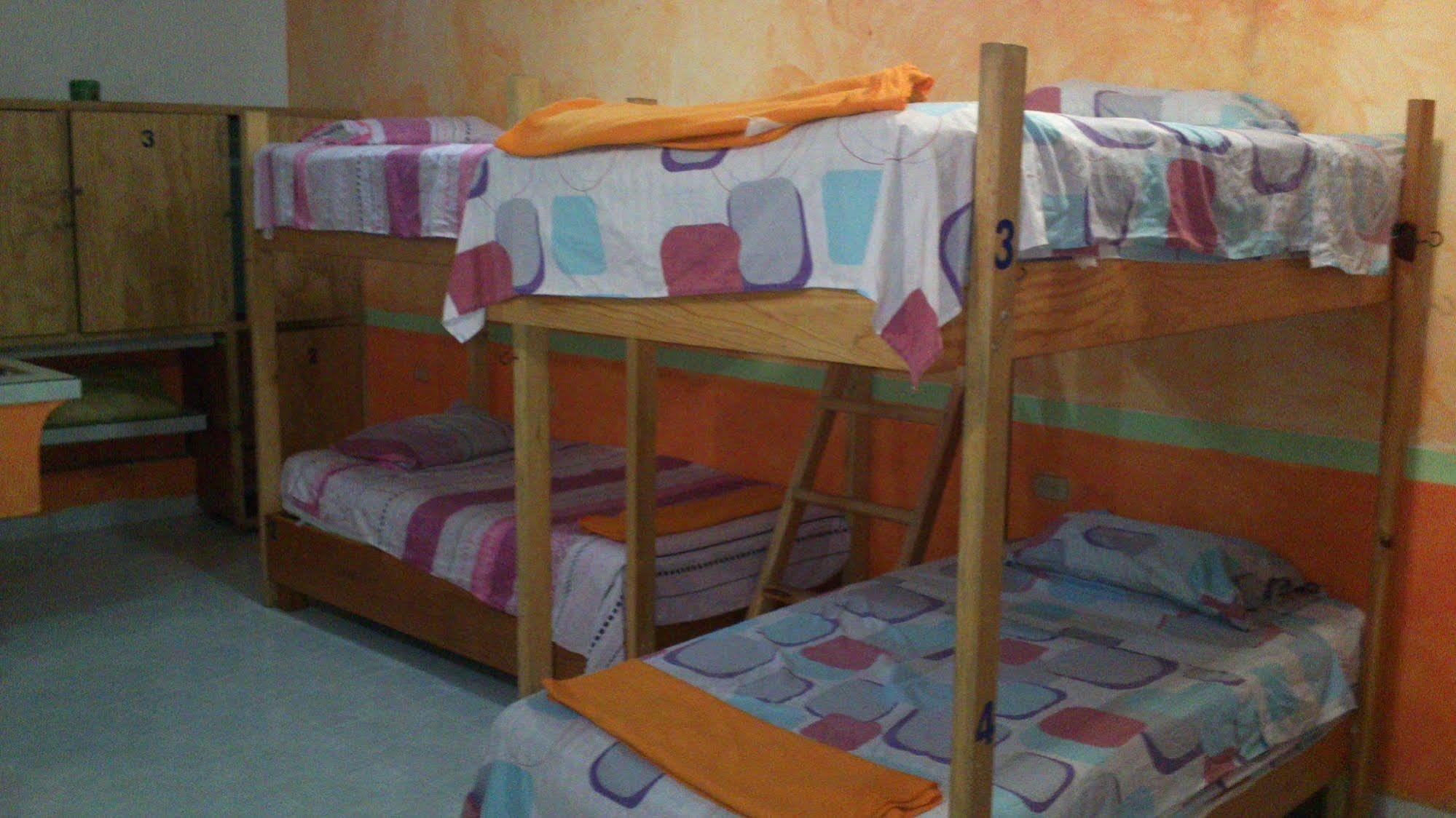 Amigos Hostel Cozumel Bagian luar foto